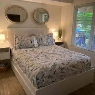 2 bedroom condo furnished
