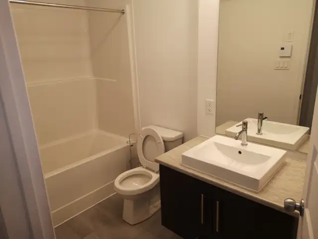 327 Av. de l'Hippodrome - 327-4 Apartment for Rent - Photo 4