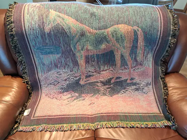 Jeté motif cheval 90 X 52 po - Photo 2