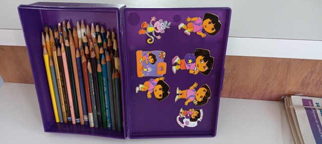 60 CRAYONS PRISMACOLOR DANS BOITE CADEAU POUR DESSINER: $10.00 - Photo 3
