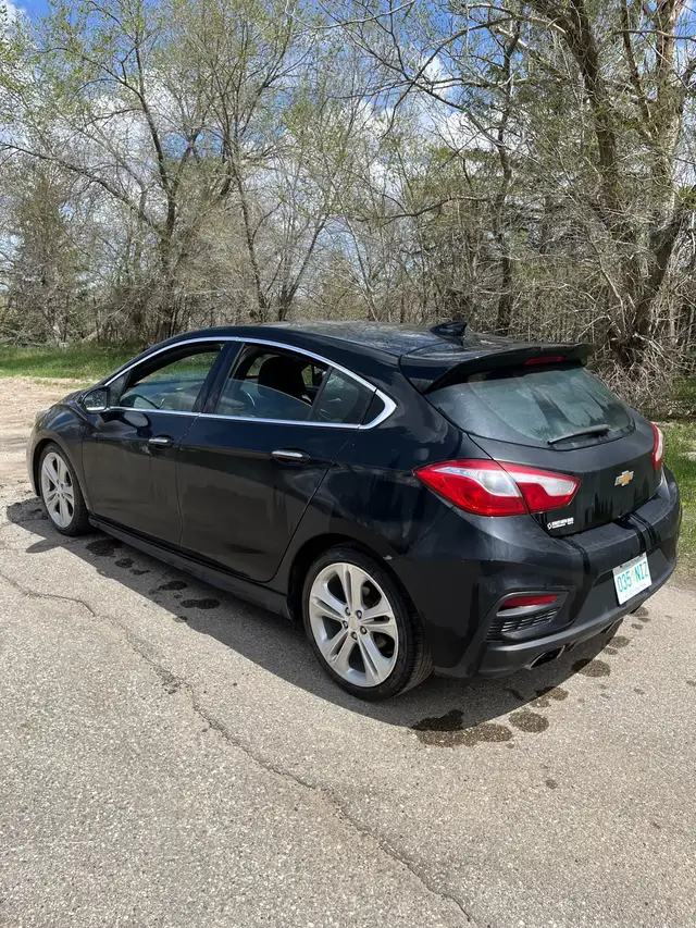 2018 Chev Cruze SS Hatchback style - Photo 2