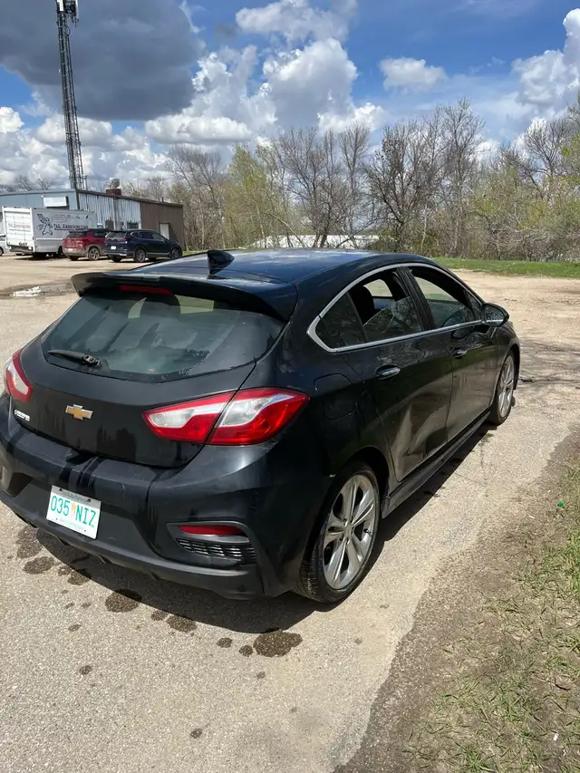 2018 Chev Cruze SS Hatchback style - Photo 3