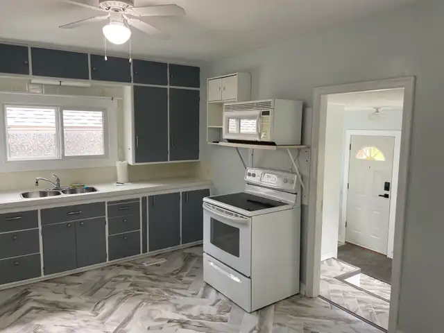 Sylvan Lake House for Rent - Photo 3