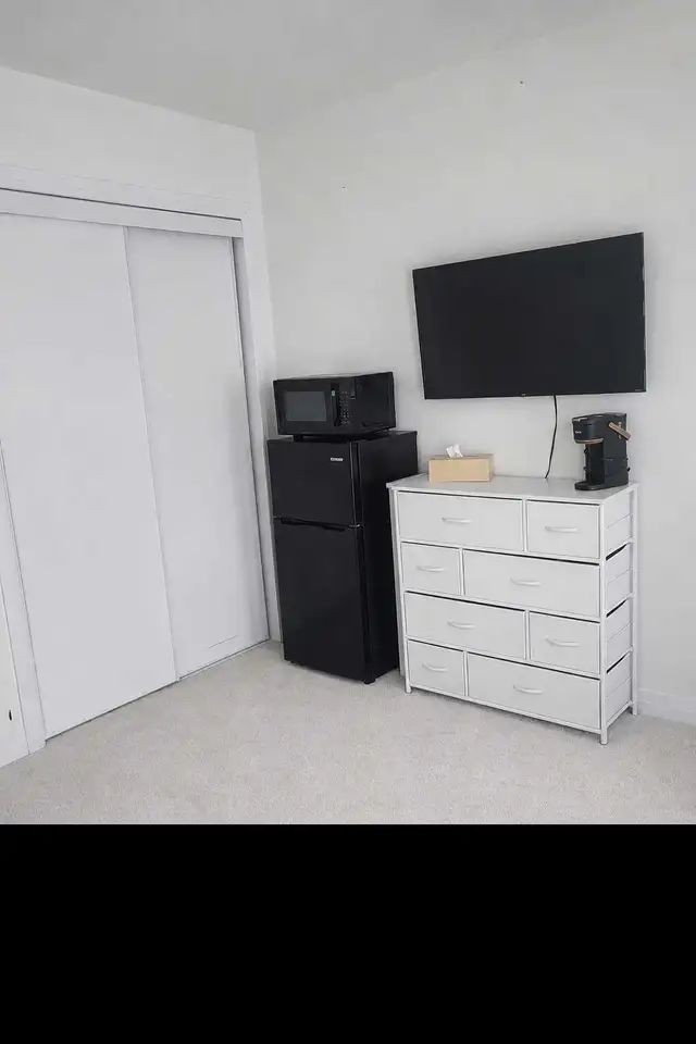 $650 Room for rent Beautiful/Clean