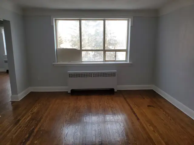 Spacious Two-Bedroom Apartment - Photo 3