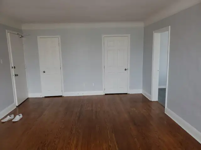 Spacious Two-Bedroom Apartment - Photo 8
