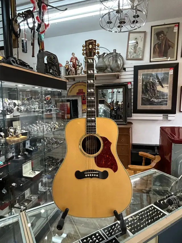 Gibson songwriter Deluxe acoustic