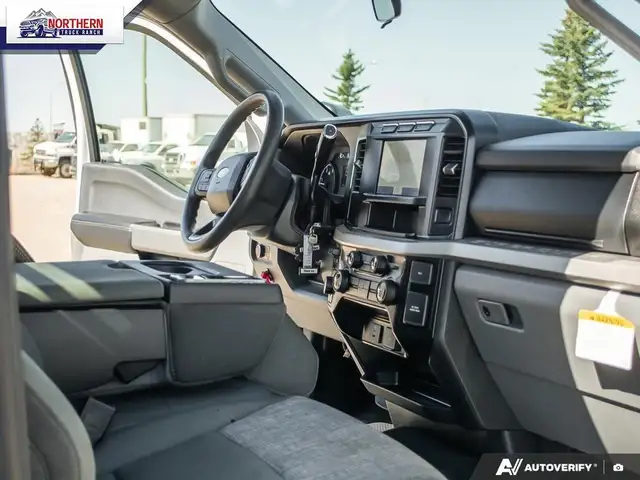 2024 Ford F-550 Chassis XLT Heavy-duty 2024 Ford F-550 Regula... - Photo 13