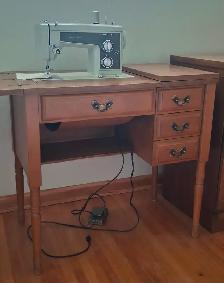 SEWING MACHINE - Photo 2