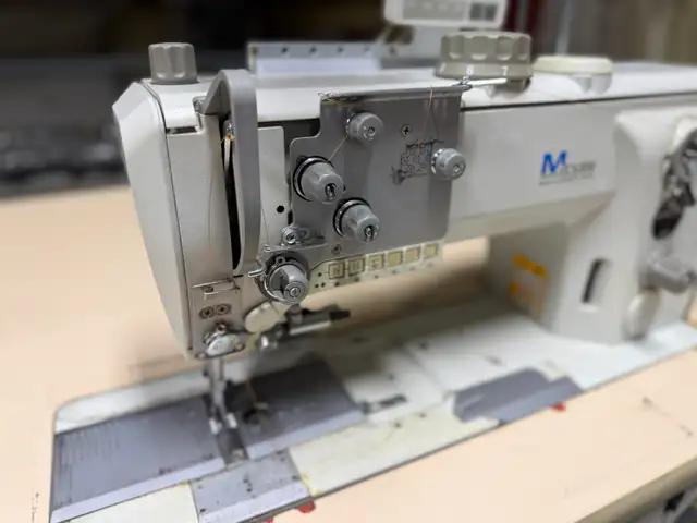 Durkopp Adler 867 Classic Walking Foot Sewing Machine - Leather - Photo 2