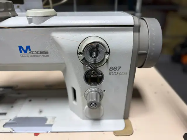Durkopp Adler 867 Classic Walking Foot Sewing Machine - Leather - Photo 3