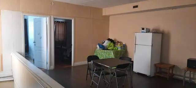 2 Bedroom 1 Bathroom for Rent In Downtown Oshawa, Ontario! - Photo 3