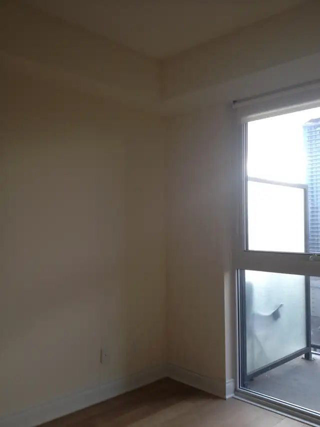 Downtown Yonge and Bloor Room Rental - Photo 2