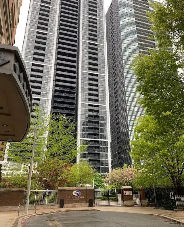 Downtown Yonge and Bloor Room Rental - Photo 8