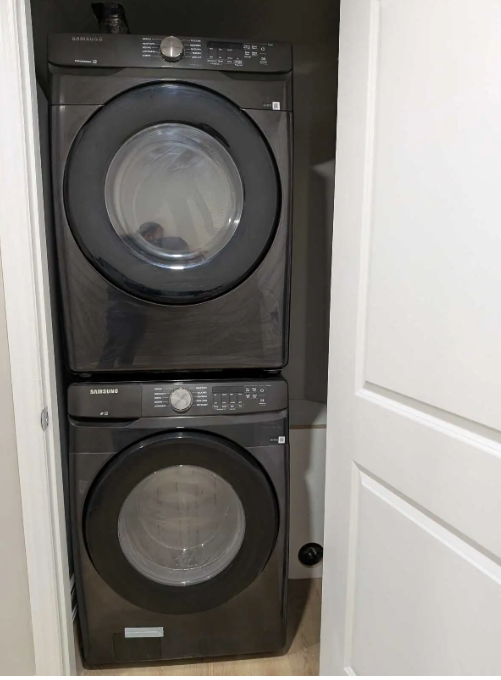 Near Square One, New Furnished Private Room for Rent - Photo 9