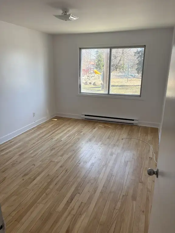 Très beau 4½ à louer immédiatement (4121, 51e rue) - Photo 2