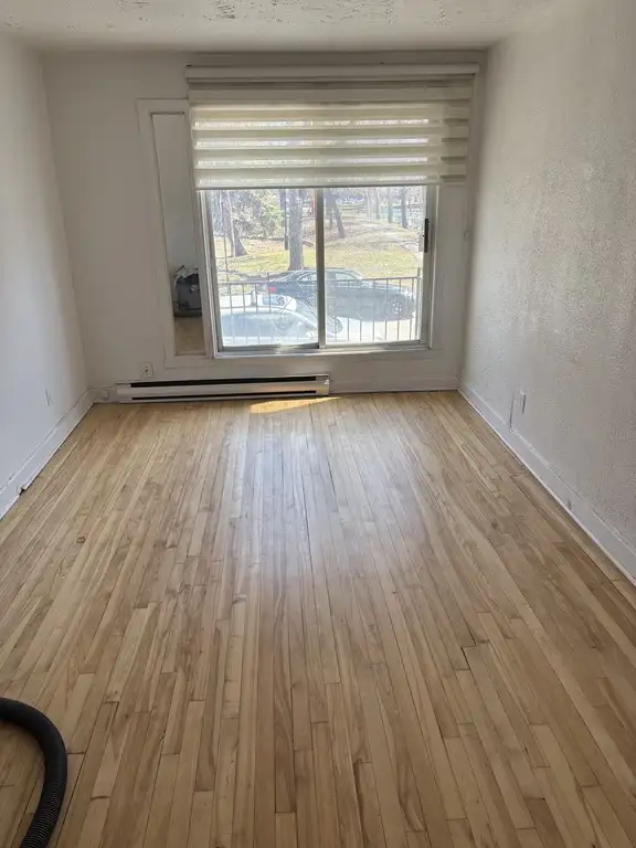 Très beau 4½ à louer immédiatement (4121, 51e rue) - Photo 3