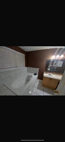 4 Bedroom House for rent in Brampton near Hwy 50 & Cottrelle bld - Photo 8