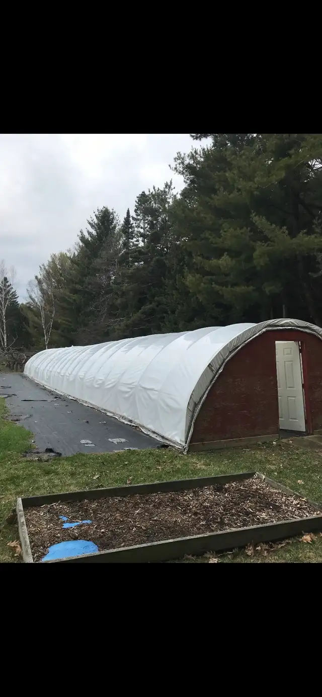GREEN HOUSE - Photo 2
