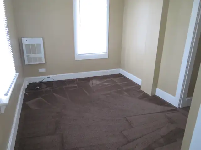 ground level large one bedroom suite - Photo 8