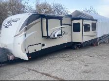 2017 Cougar 29’ Trailer