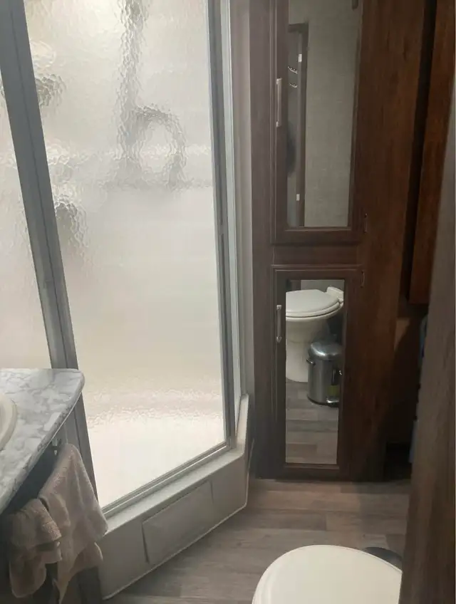 2017 Cougar 29’ Trailer - Photo 6