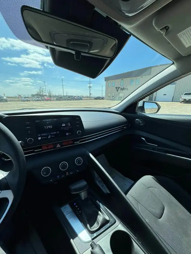 2021 Hyundai Elantra Essential - Photo 10
