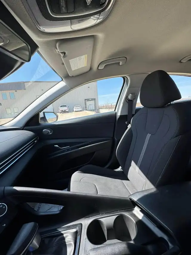 2021 Hyundai Elantra Essential - Photo 12