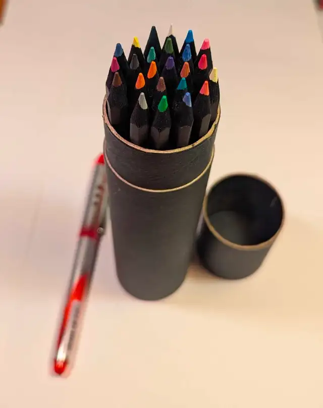 24 CRAYONS COULEUR