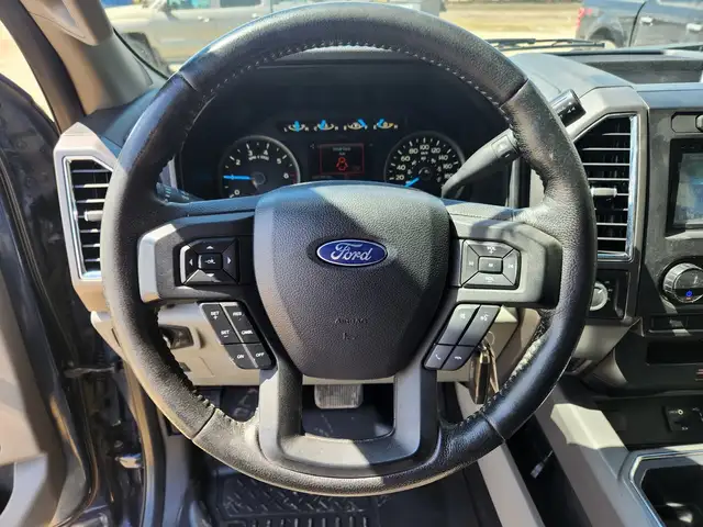 2015 Ford F-150 Crew Cab 4X4 XTR 5L - Rebuilt Title - Photo 17