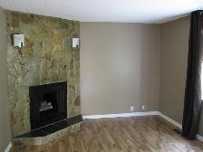3 Bed 1.5 Bath Unit in Sherwood Park, AB - Photo 4