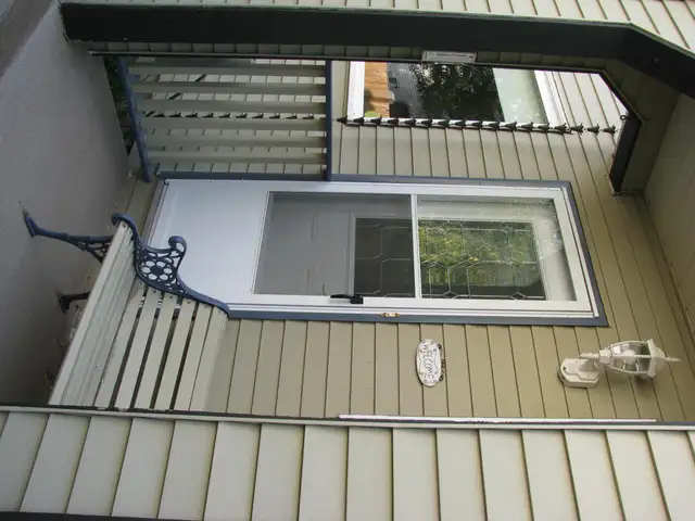3 Bed 1.5 Bath Unit in Sherwood Park, AB - Photo 6