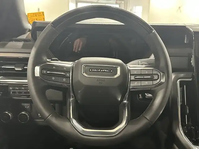 2026 GMC Yukon Denali - Photo 18