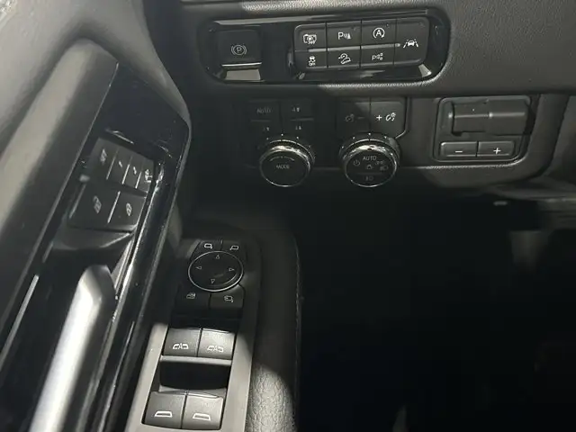 2026 GMC Yukon Denali - Photo 22
