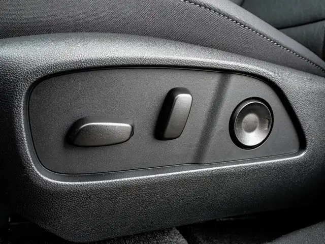 2026 Chevrolet Equinox AWD LT - Photo 17