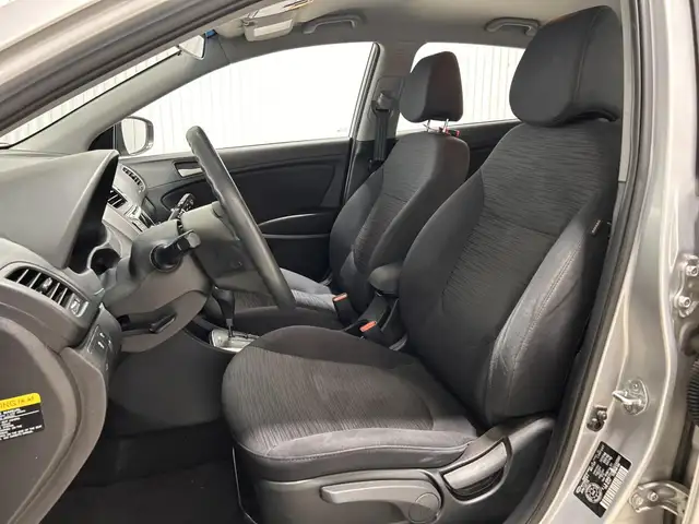 Hyundai Accent Voiture à hayon, 5 portes, boîte automatique GL 2 - Photo 11