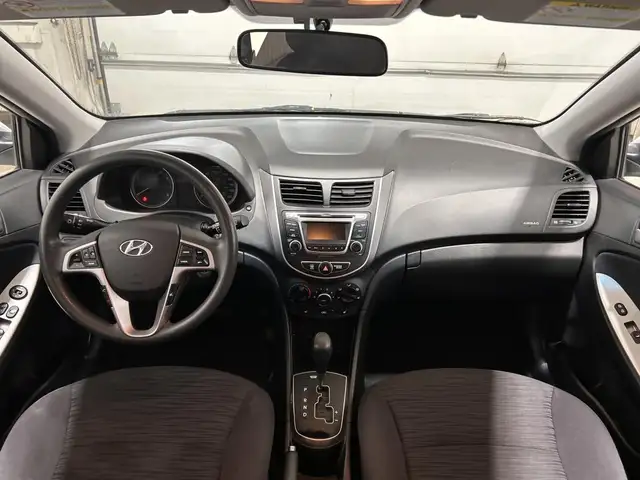 Hyundai Accent Voiture à hayon, 5 portes, boîte automatique GL 2 - Photo 13