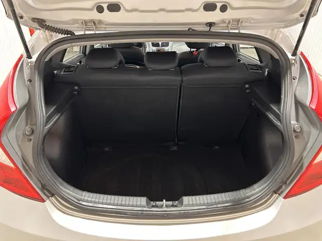 Hyundai Accent Voiture à hayon, 5 portes, boîte automatique GL 2 - Photo 15