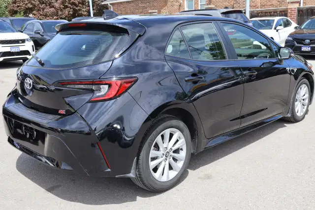 2025 Toyota Corolla SE Hatchback - Photo 4