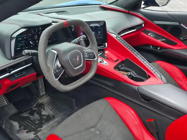 2023 Chevrolet Corvette 3LT LOW MILEAGE - Photo 19