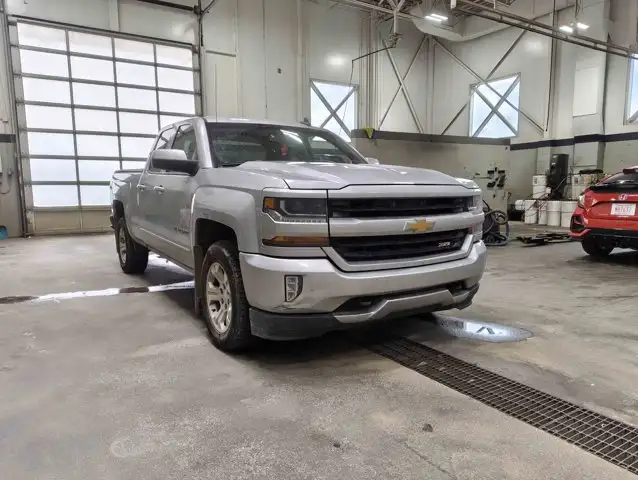 2016 Chevrolet Silverado 1500 2LT True North 5.3L Z71 - Photo 3