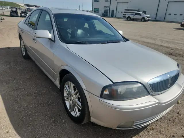 2004 Lincoln LS - Photo 2