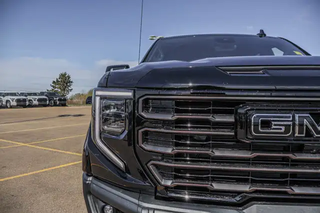 2026 GMC Sierra 1500 AT4X - Photo 11