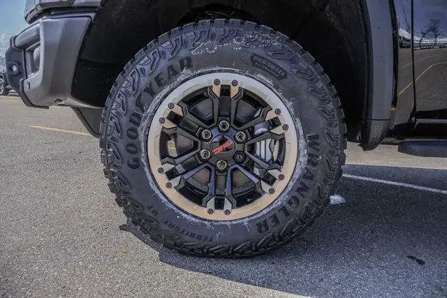 2026 GMC Sierra 1500 AT4X - Photo 12