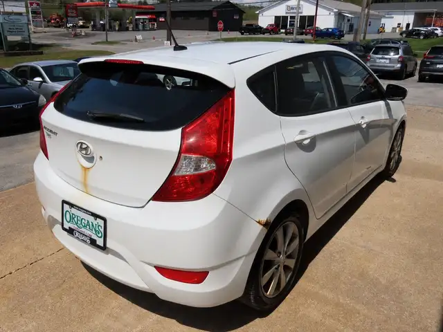 2014 Hyundai Accent - Photo 5