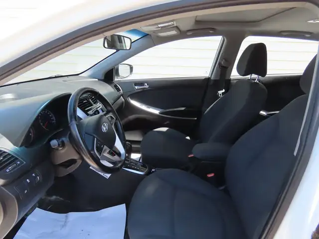 2014 Hyundai Accent - Photo 6