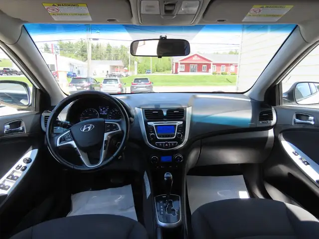 2014 Hyundai Accent - Photo 8