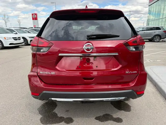 2020 Nissan Rogue SV AWD • Technology Package • 360 Cam • Moonro - Photo 5