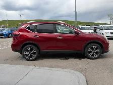 2020 Nissan Rogue SV AWD • Technology Package • 360 Cam • Moonro - Photo 9