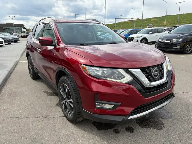 2020 Nissan Rogue SV AWD • Technology Package • 360 Cam • Moonro - Photo 10